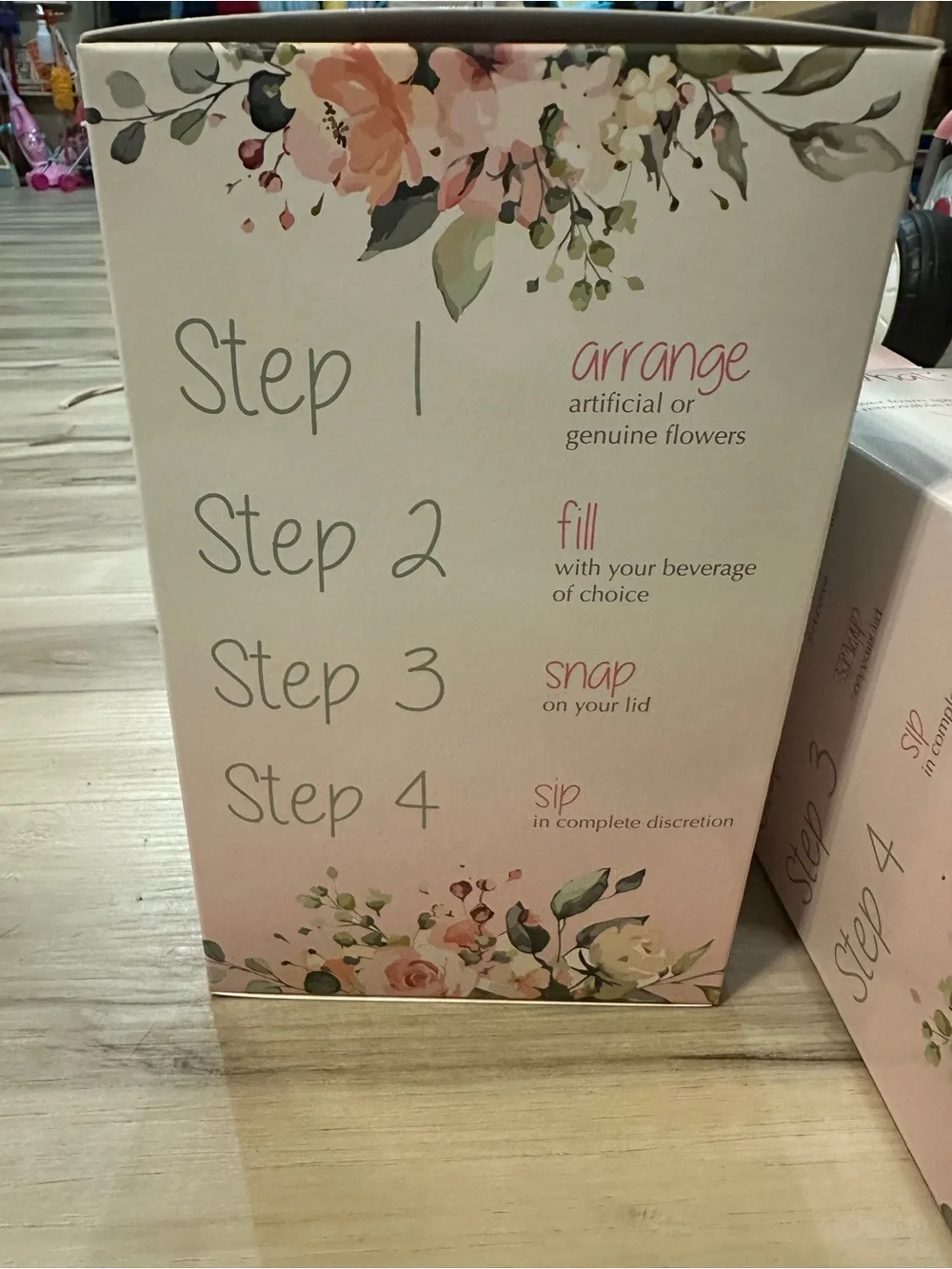 Flasky Flowers Sippable Bouquet – Brand New / Never Used